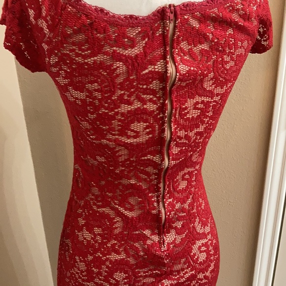 Like new Bisou Bisou red lace nude slip dress - Picture 5 of 11